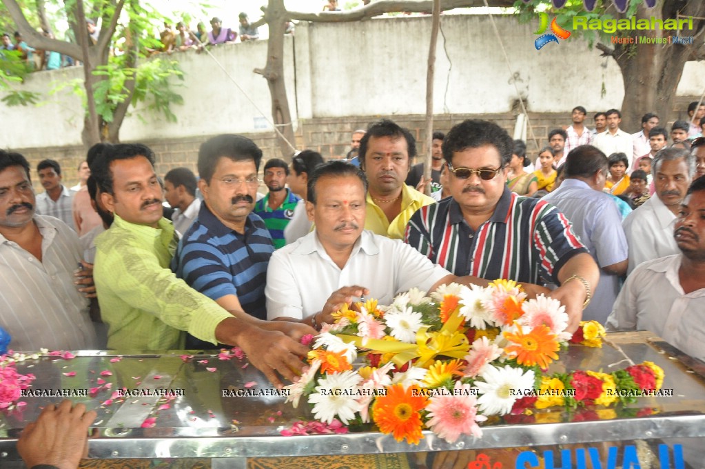 Celebs pay tribute to Telangana Shakuntala