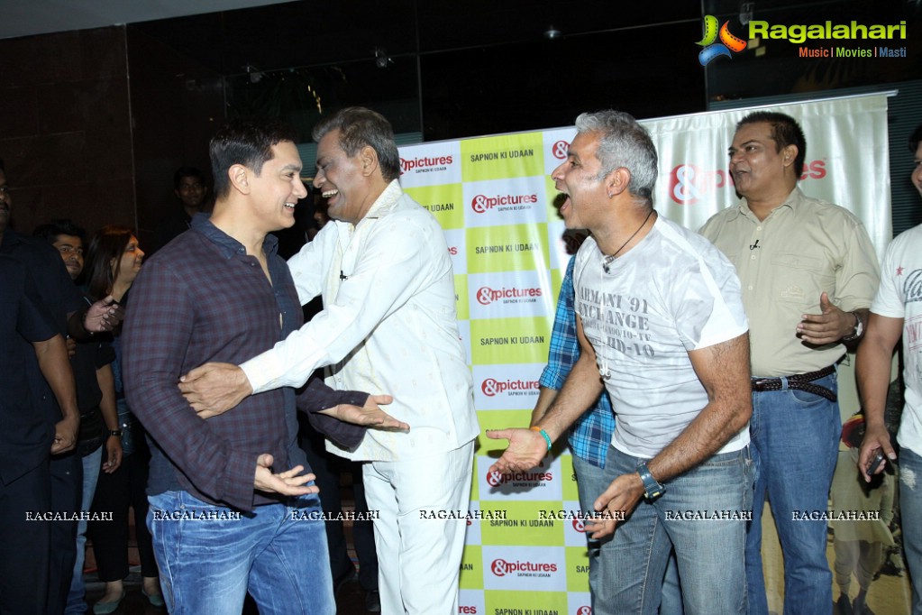 Aamir Khan Presents His Documentary Film Chale Chalo