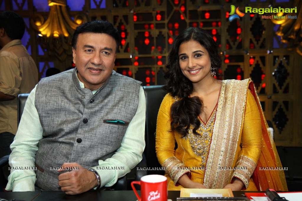 Vidya Balan promotes 'Bobby Jasoos' at Entertainment Ke Liye Kuch Bhi Karega