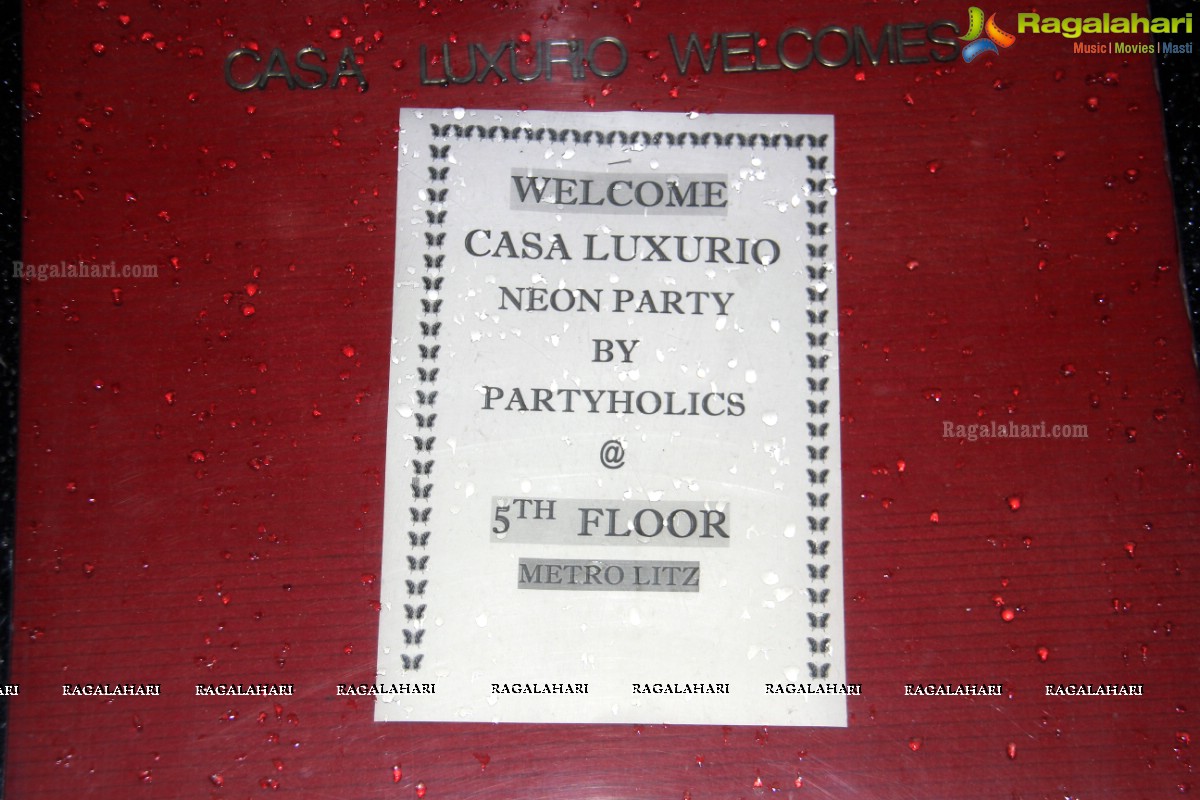 Casa Luxurio Neon Party by Partyholics