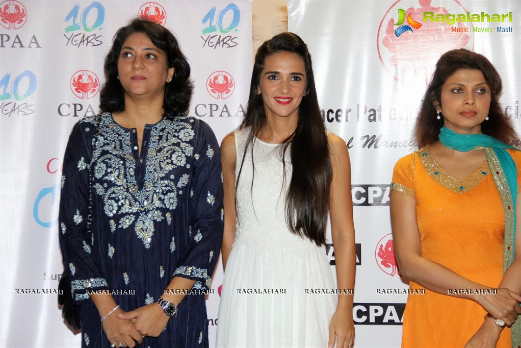 Bolly Celebs at Art Exhibition ‘Colours of Life’