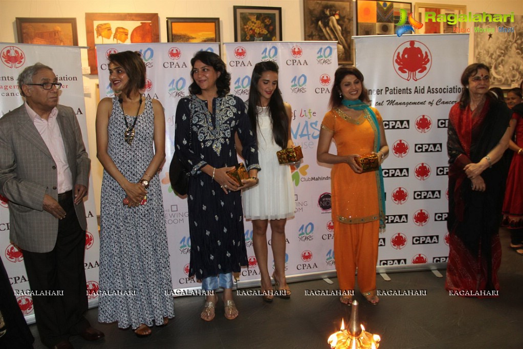 Bolly Celebs at Art Exhibition ‘Colours of Life’