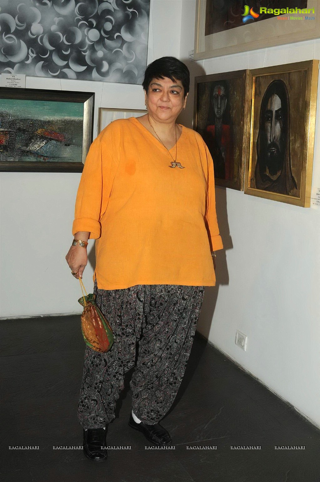 Bolly Celebs at Art Exhibition ‘Colours of Life’