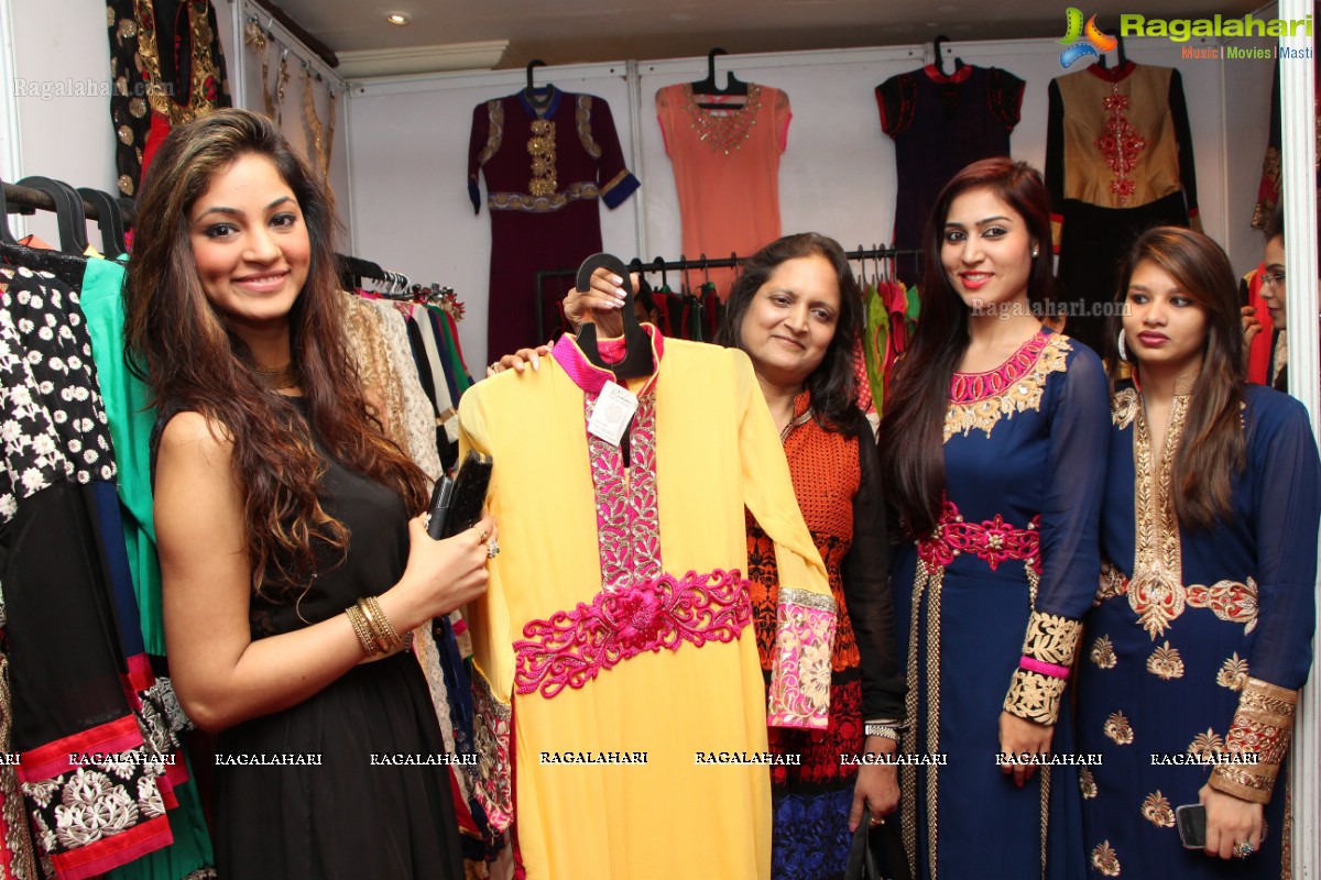 Shilpi Sharma launches D'sire Designer Exhibition, Hyderabad