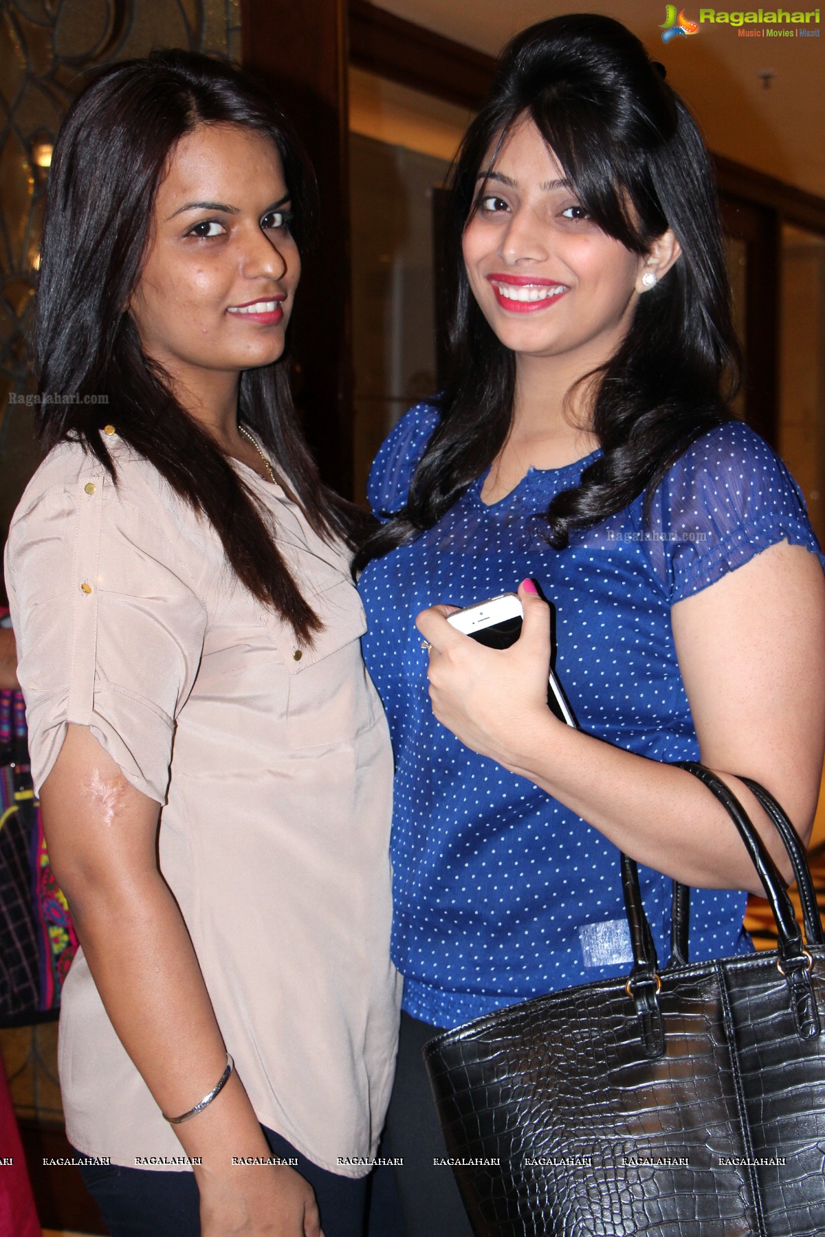 Shilpi Sharma launches D'sire Designer Exhibition, Hyderabad