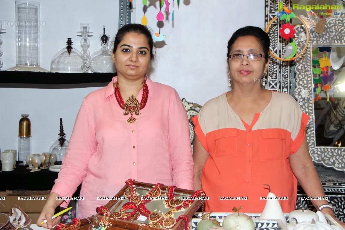 Shilpi Sharma launches D'sire Designer Exhibition, Hyderabad