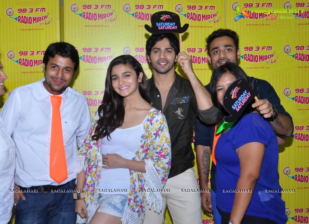 Humpty Sharma Ki Dulhaniya Team at Mirchi Studios, Mumbai