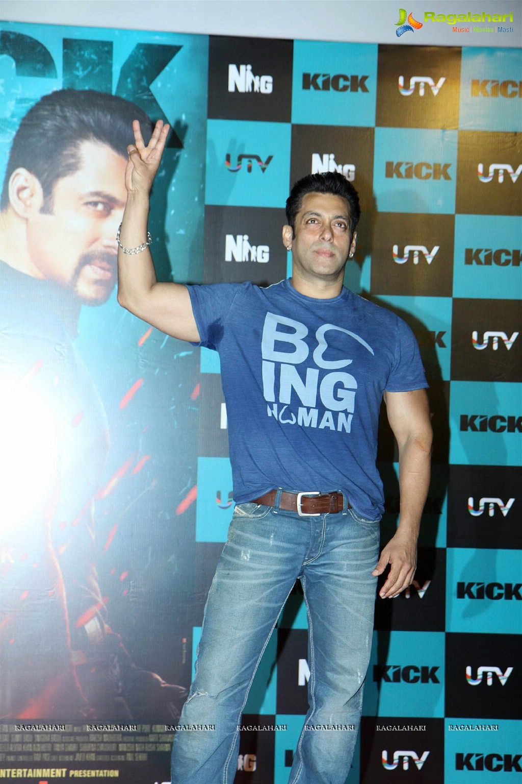 Salman Khan & Jacqueline Fernandez at Kick Song Jumme Ki Raat Launch