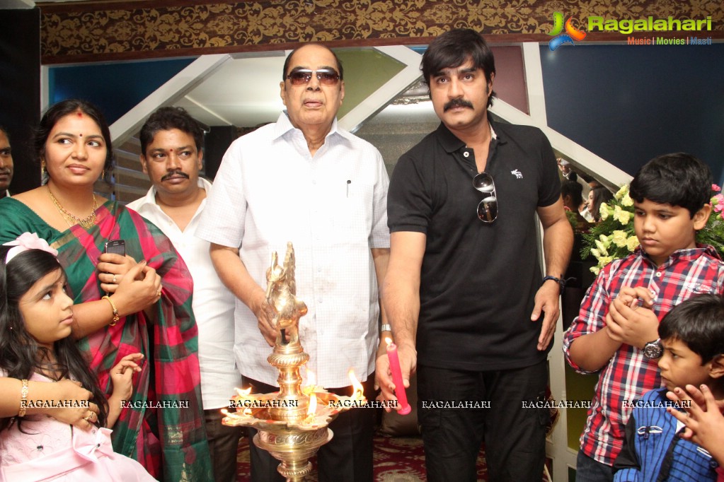 Srikanth, Ramanaidu launches Nalabhimas Restaurant, Hyderabad