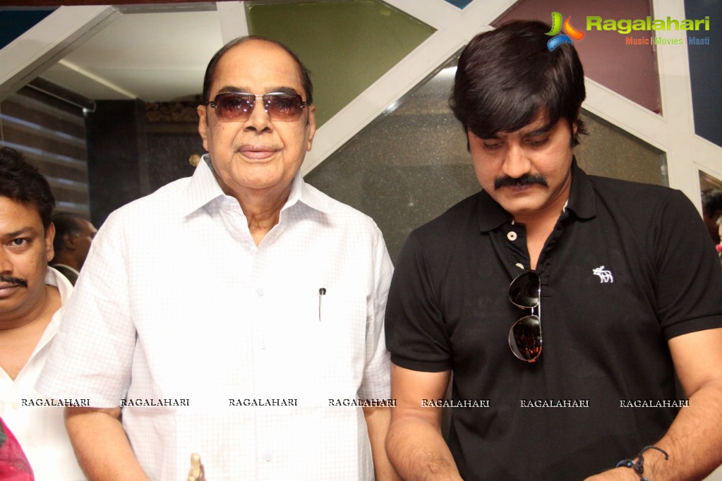 Srikanth, Ramanaidu launches Nalabhimas Restaurant, Hyderabad