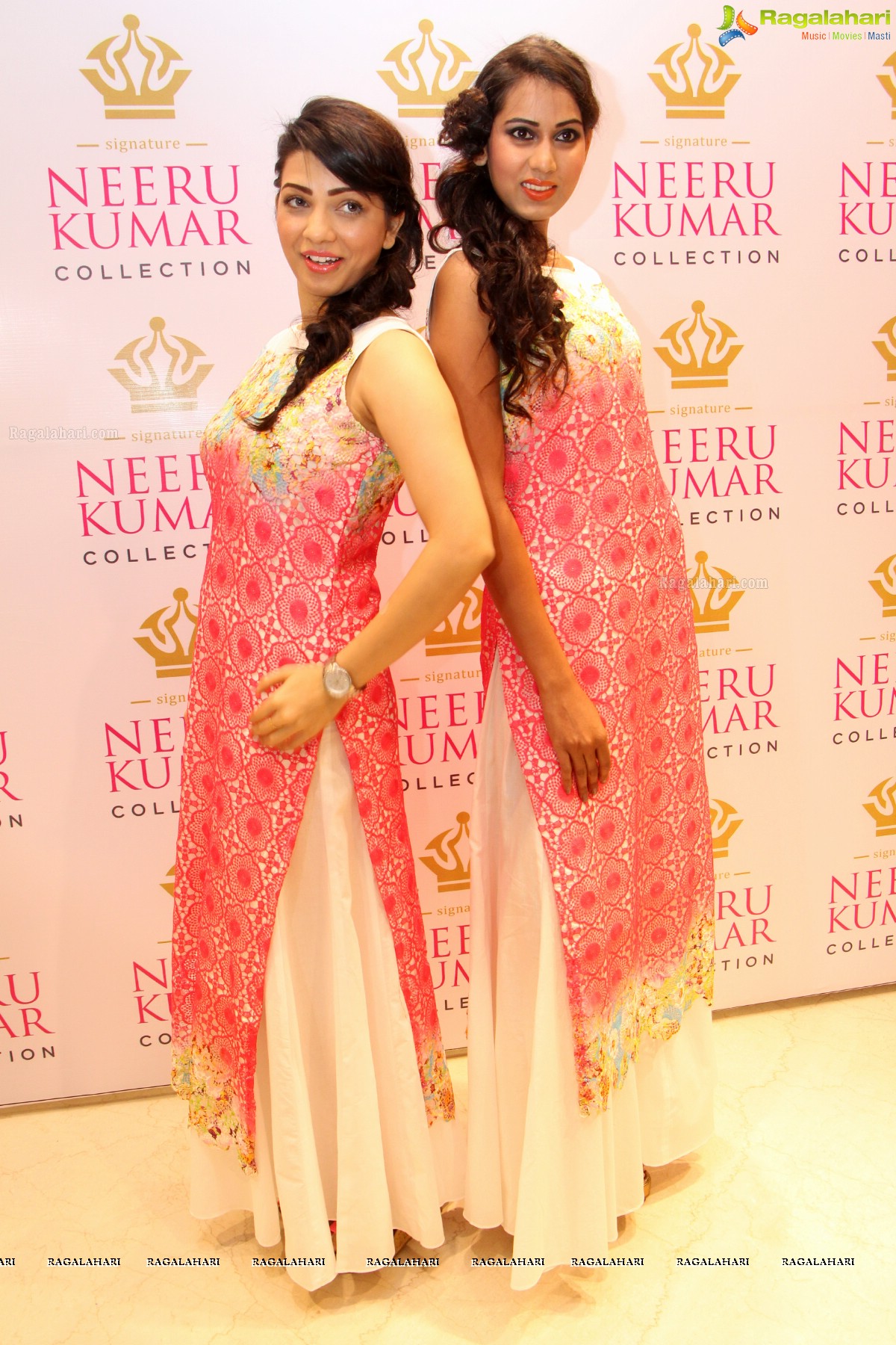 Neeru Kumar Collection Launch by Karisma Kapoor at Neeru's Emporio