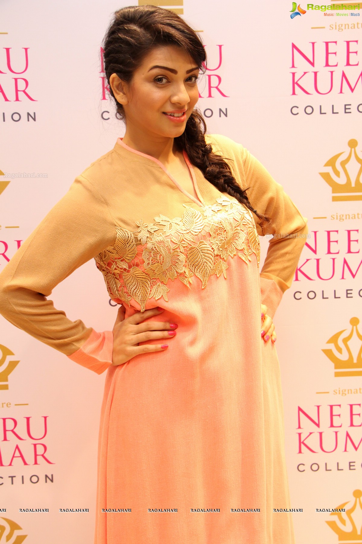 Neeru Kumar Collection Launch by Karisma Kapoor at Neeru's Emporio