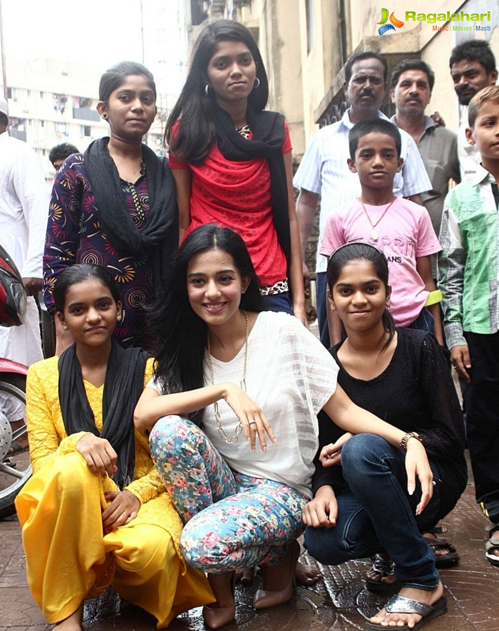 Amrita Rao visits Pratham NGO in Andheri, Mumbai