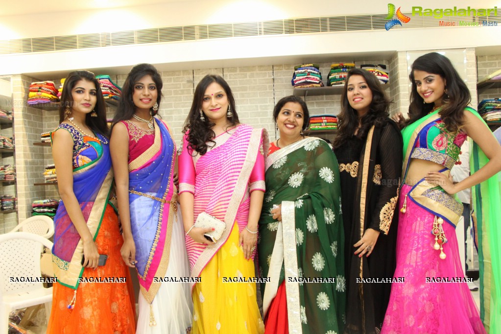 Anjali inaugurates Priyanka Selections Showroom, Hyderabad