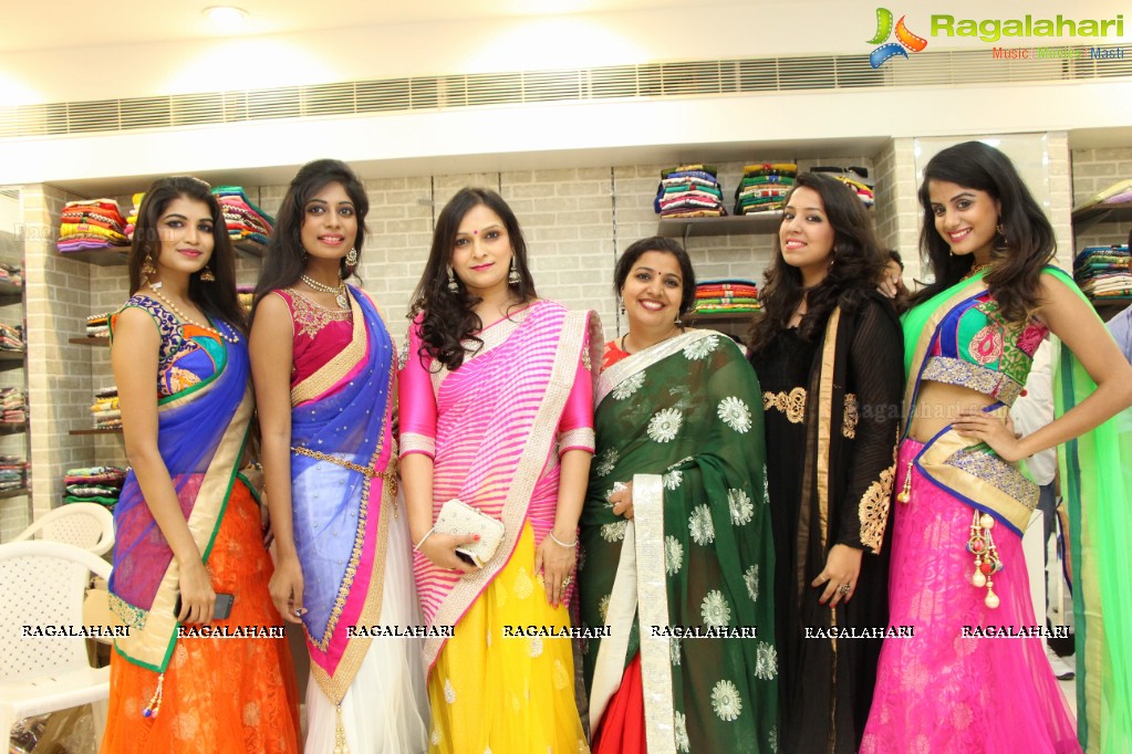 Anjali inaugurates Priyanka Selections Showroom, Hyderabad