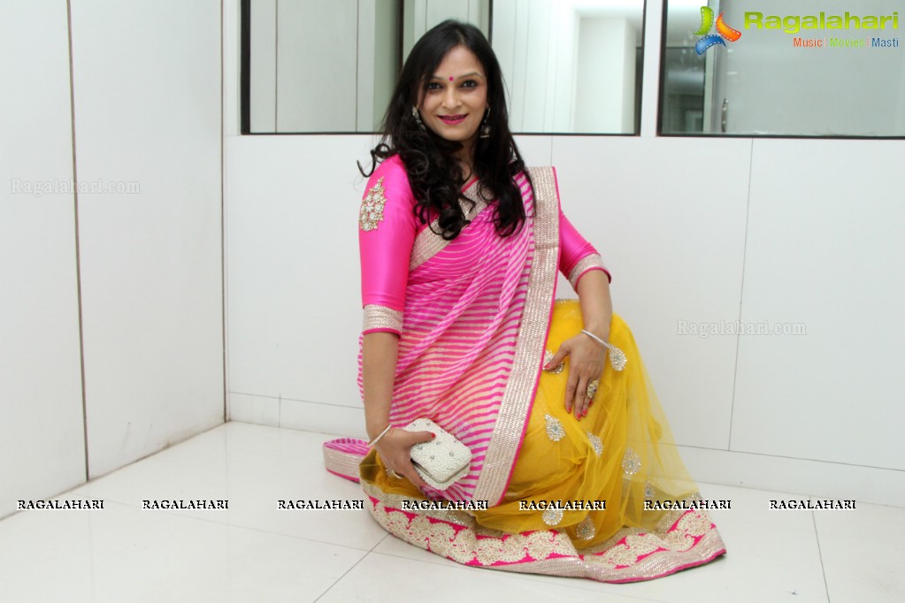 Anjali inaugurates Priyanka Selections Showroom, Hyderabad