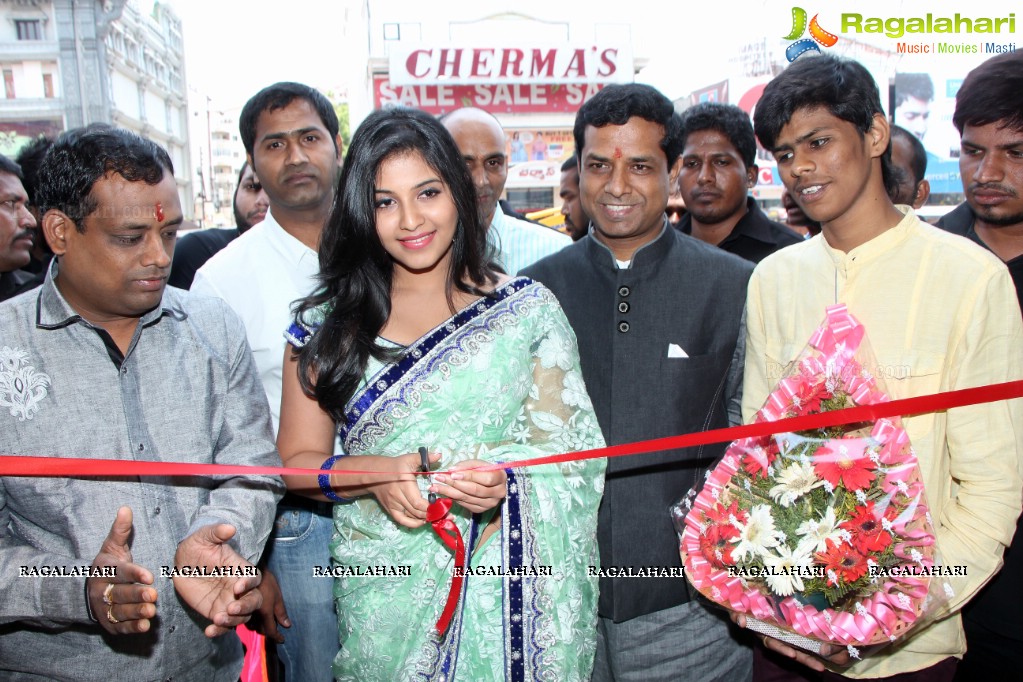 Anjali inaugurates Priyanka Selections Showroom, Hyderabad