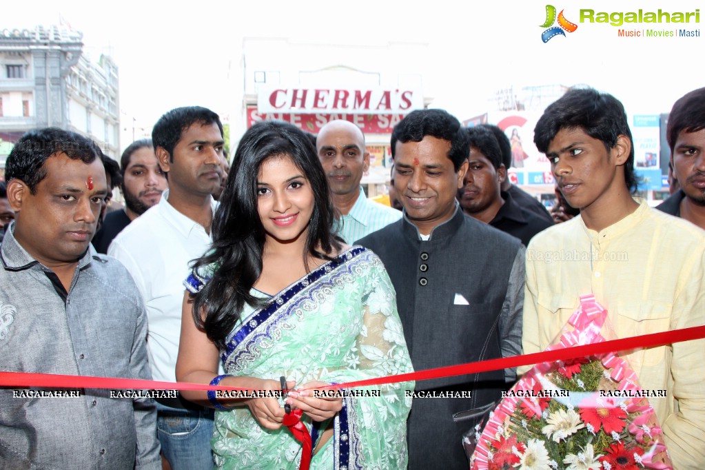 Anjali inaugurates Priyanka Selections Showroom, Hyderabad