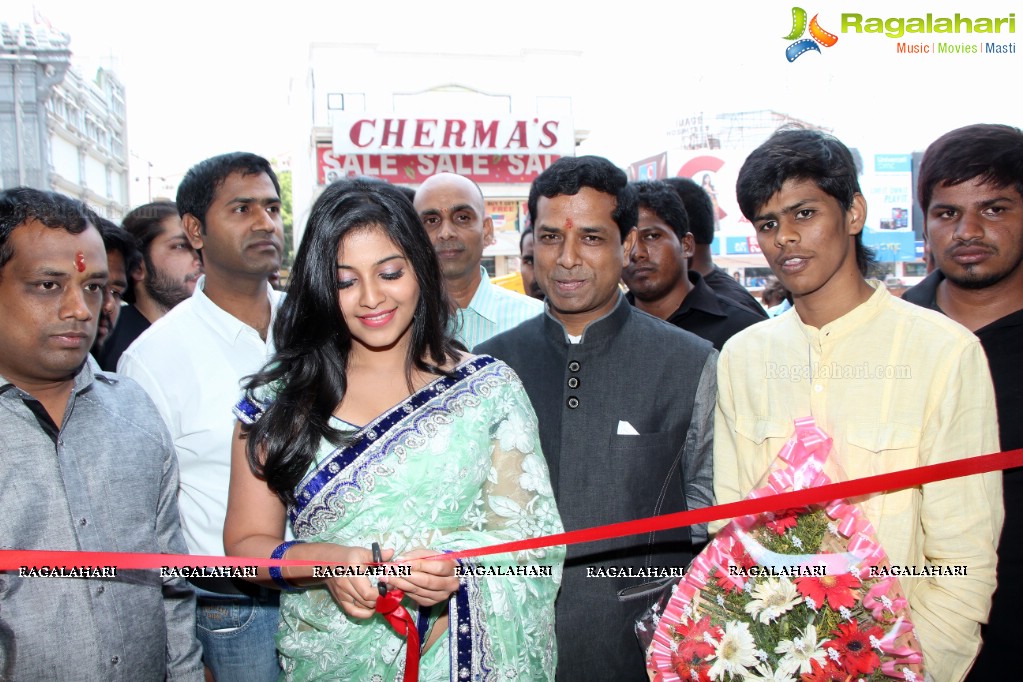 Anjali inaugurates Priyanka Selections Showroom, Hyderabad