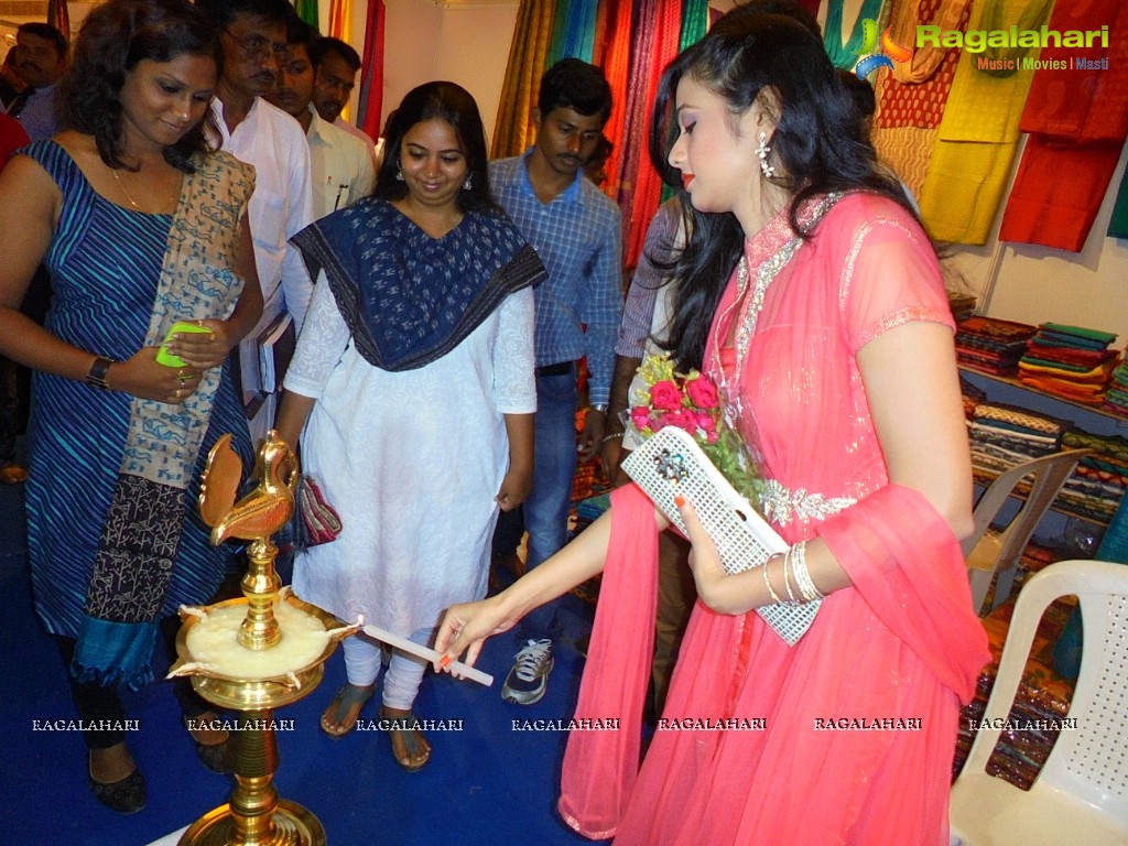 Archita Sahu inaugurates Silk India Expo at Bhubaneswar