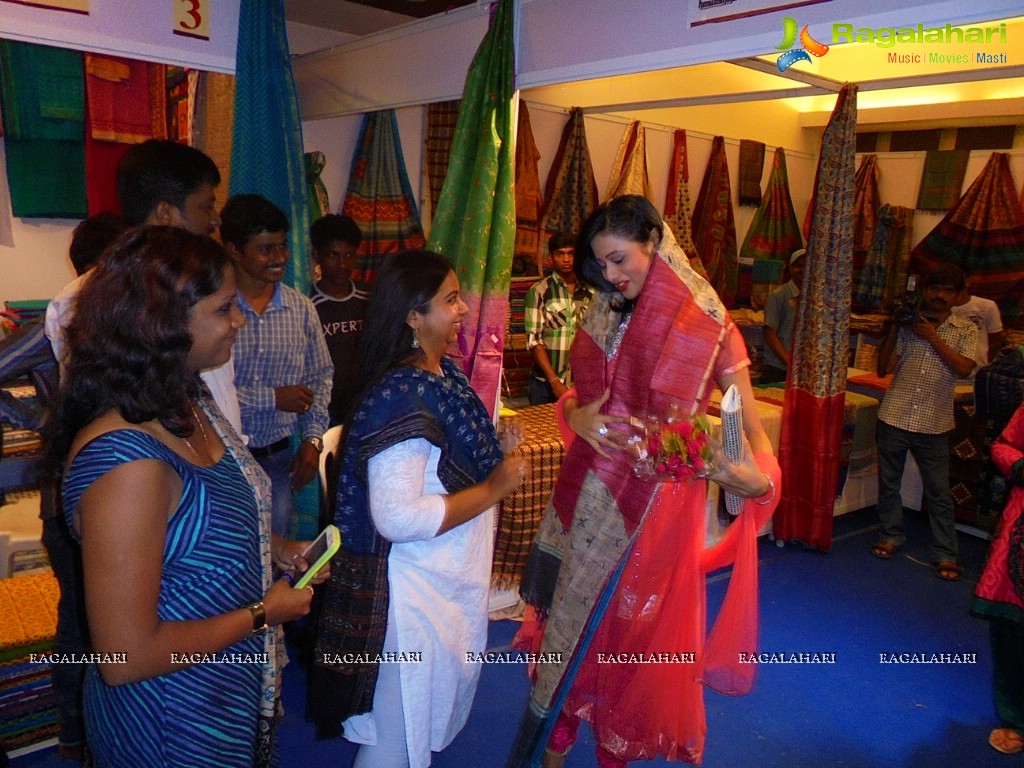 Archita Sahu inaugurates Silk India Expo at Bhubaneswar