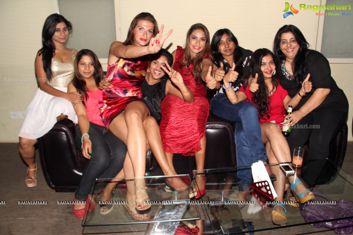 Sri Reddy Birthday Bash 2014 at Taj Banjara, Hyderabad