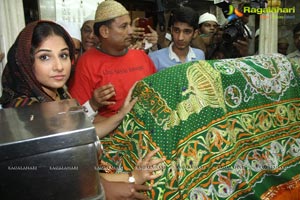 Vidya Balan Mahim Dargah