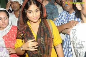 Vidya Balan Mahim Dargah