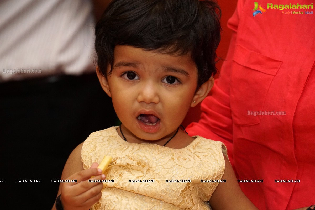 Pranav Badruka and Chitra Sameja Badruka's Daughter Deepta's 2nd Birthday Celebrations