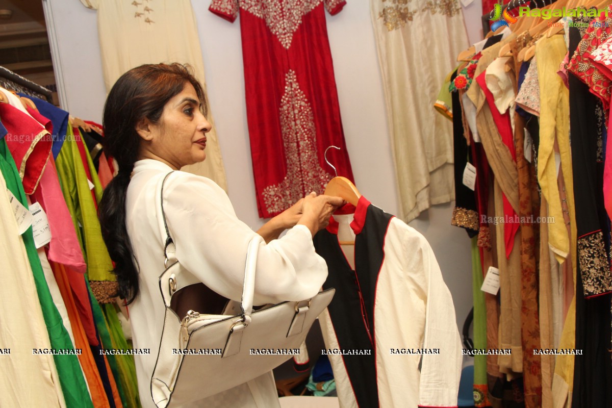 Payal Ghosh inaugurates Desire Designer Exhibition in Hyderabad