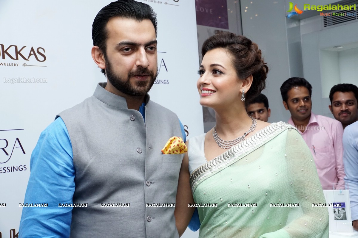 Dia Mirza launches Platinum Evara at Jos Alukkas