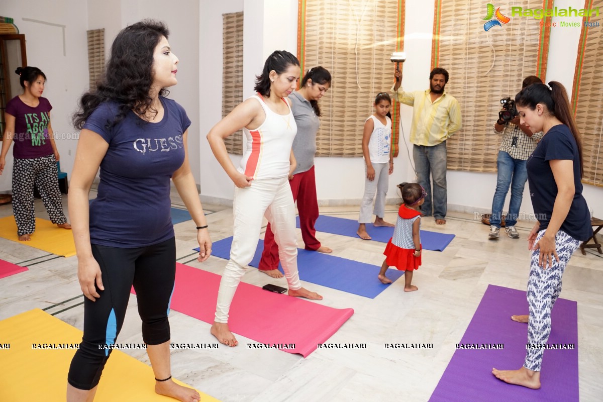 Yoga Session Training by Famous Fitness Expert Nisha Pushpavanam