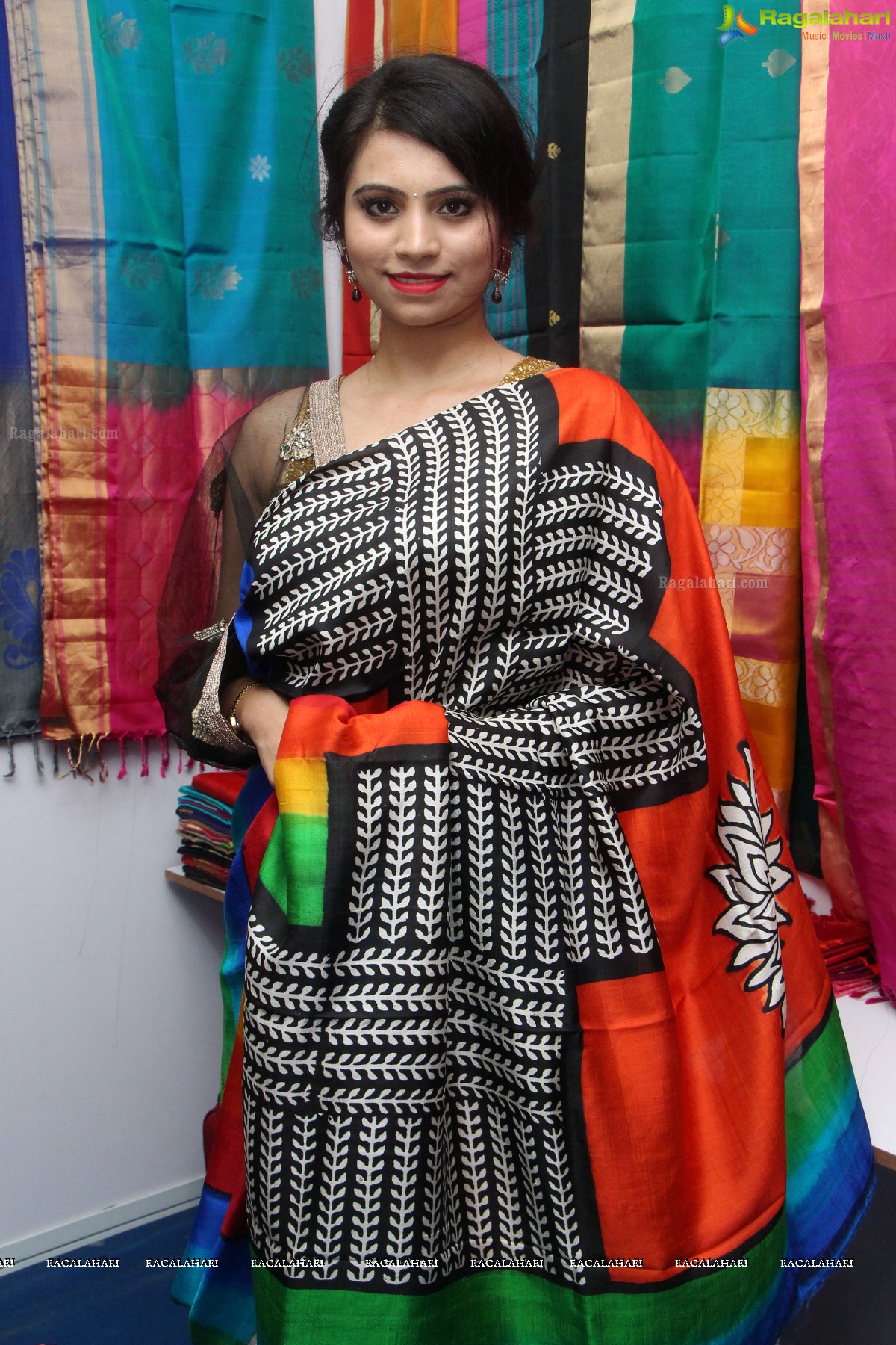 Priyanka Ramana inaugurates National Silk Expo at Satya Sai Nigamagamam, Hyderabad