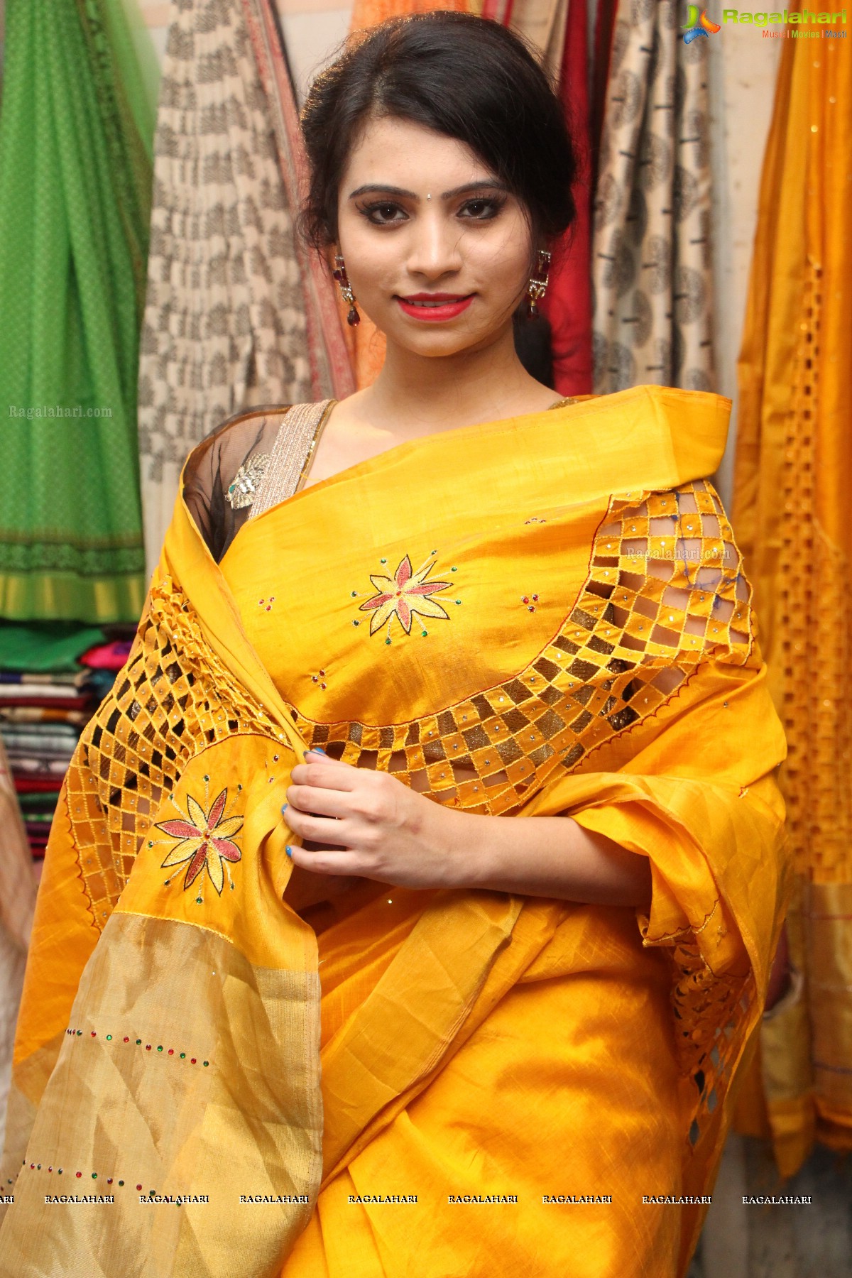 Priyanka Ramana inaugurates National Silk Expo at Satya Sai Nigamagamam, Hyderabad