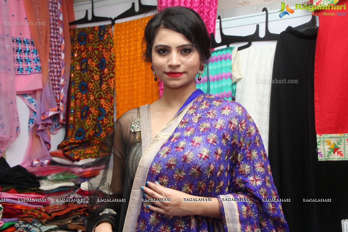 Priyanka Ramana inaugurates National Silk Expo at Satya Sai Nigamagamam, Hyderabad