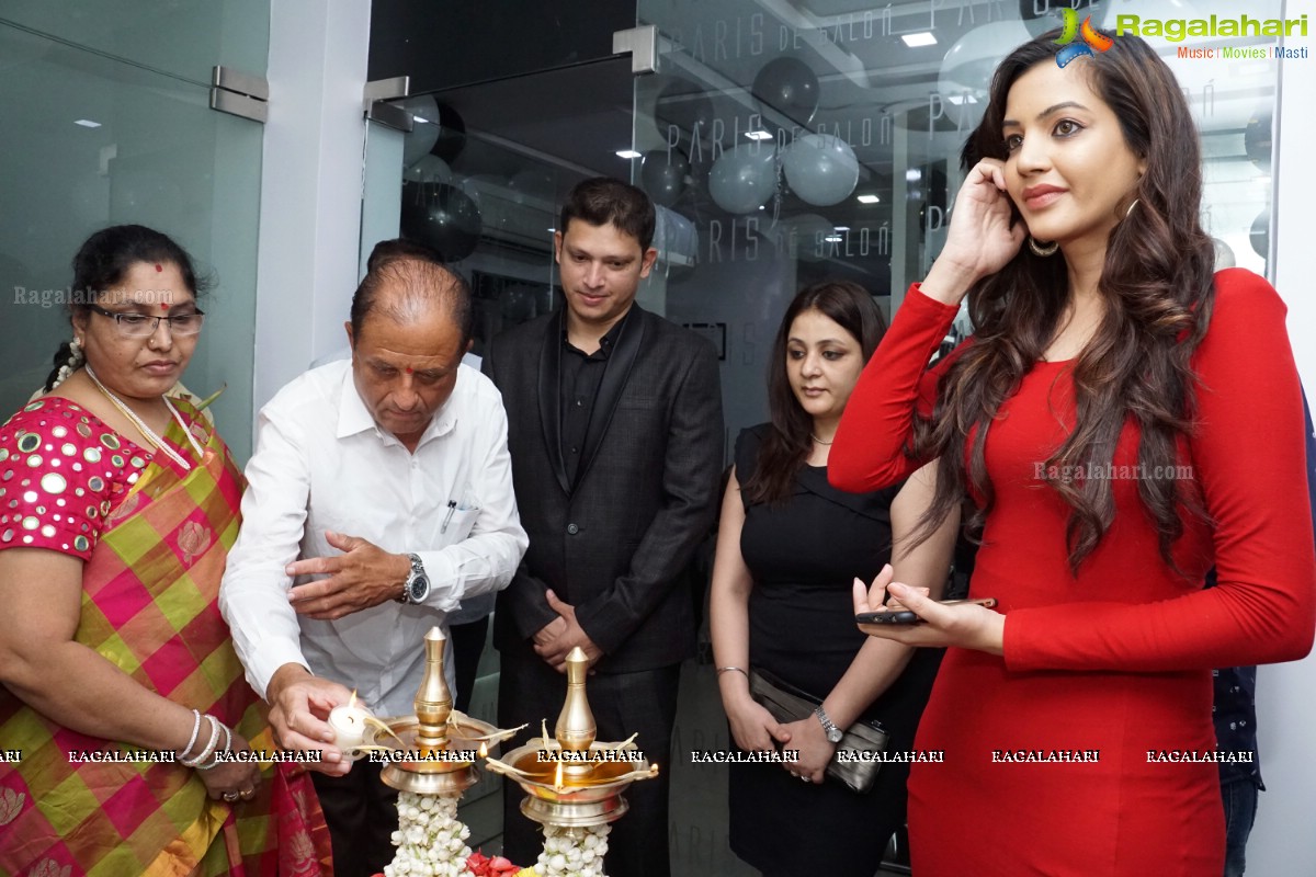 Diksha Panth launches Paris De Salon at Road No: 3, Banjara Hills, Hyderabad