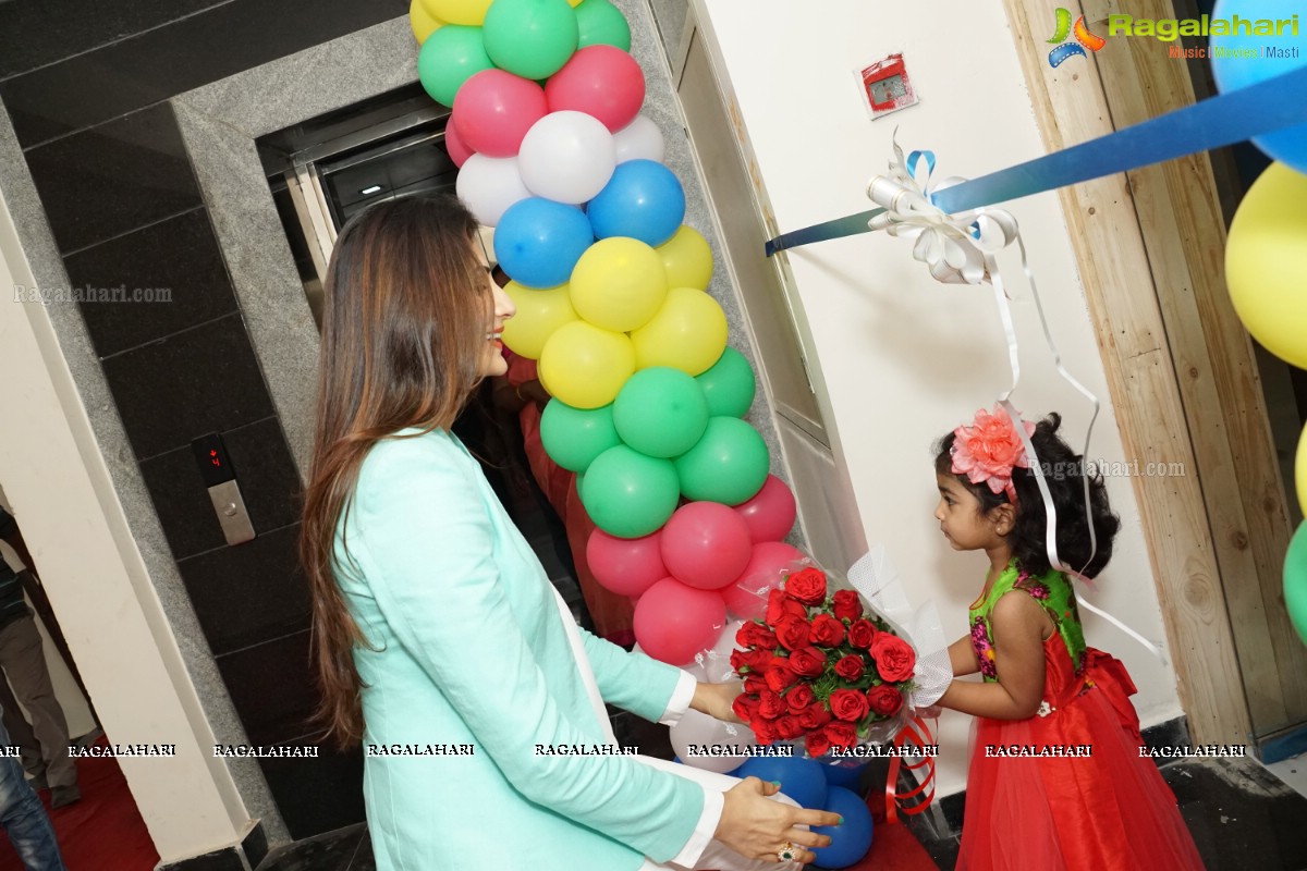 Shilpa Reddy inaugurates Party Town at Banjara Hills, Hyderabad