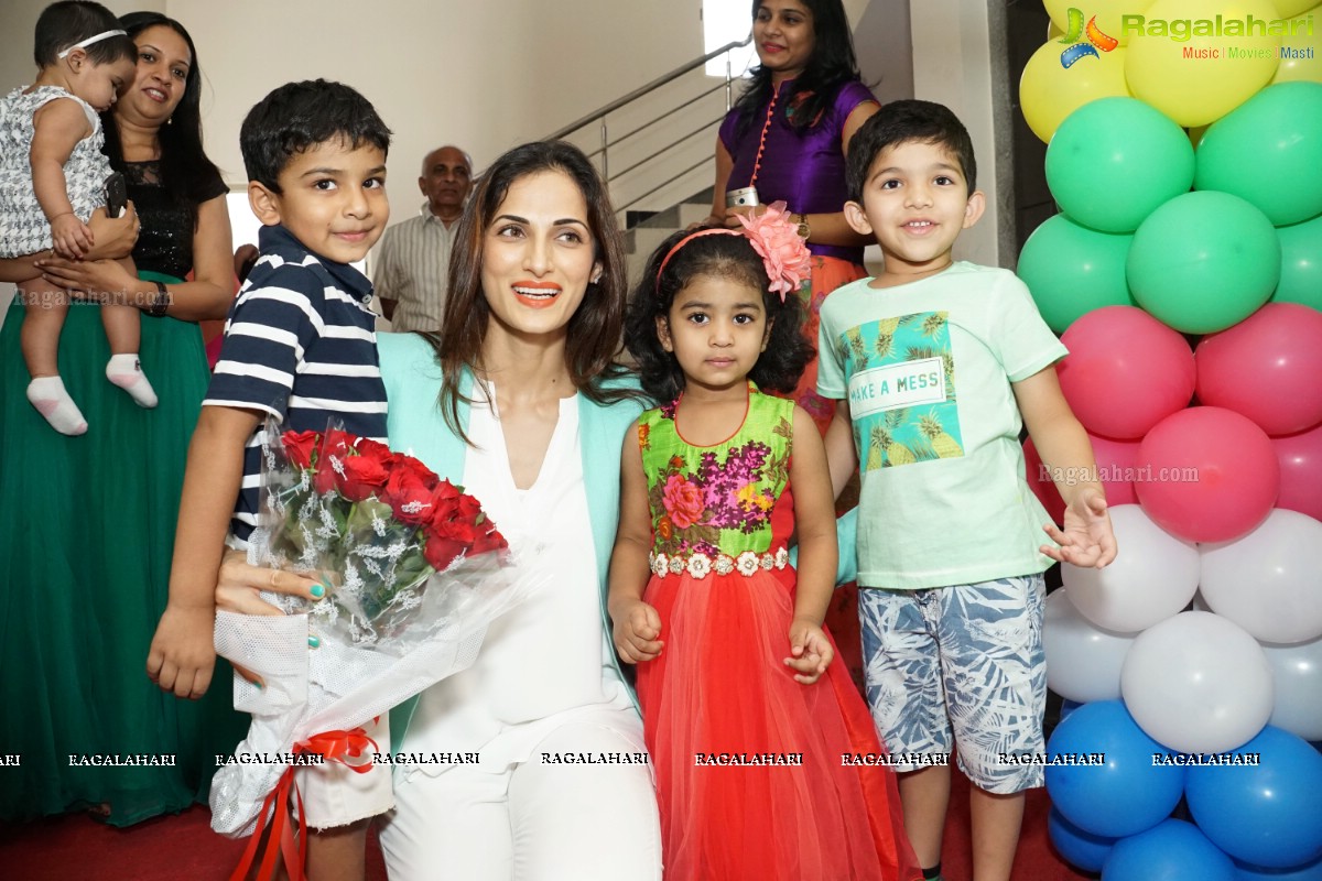 Shilpa Reddy inaugurates Party Town at Banjara Hills, Hyderabad