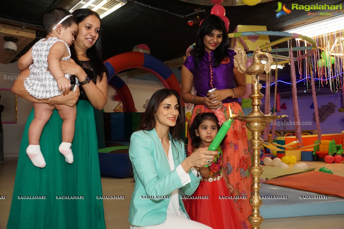 Shilpa Reddy inaugurates Party Town at Banjara Hills, Hyderabad