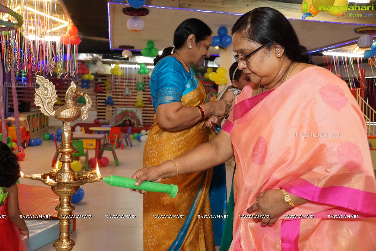 Shilpa Reddy inaugurates Party Town at Banjara Hills, Hyderabad