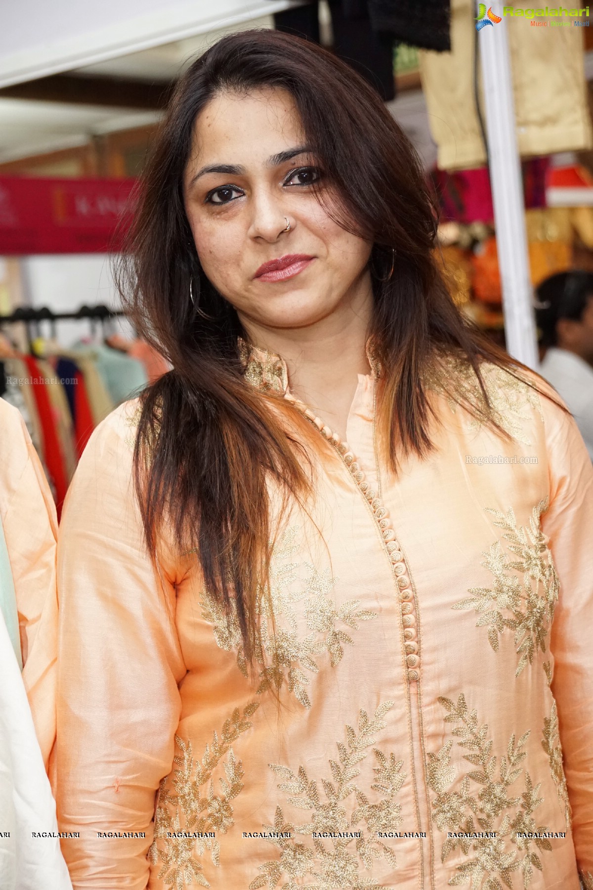 Priyanka Ramana inaugurates Akritti Elite Exhibition at Taj Deccan, Hyderabad (June 2015)