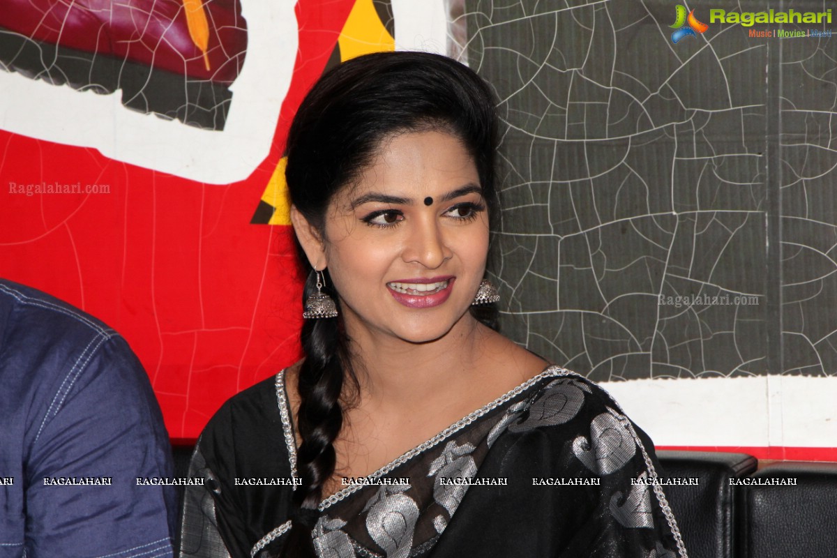 Sivabalaji-Madhumitha Fans Meet at McDonald's, Hyderabad