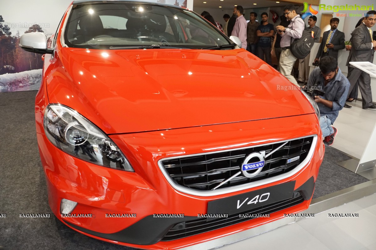 Volvo Cars launches V40 Luxury Hatch in India 