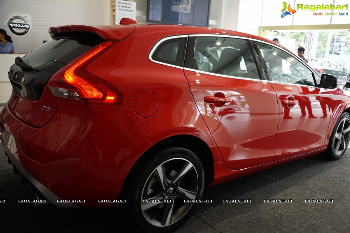 Volvo Cars launches V40 Luxury Hatch in India 