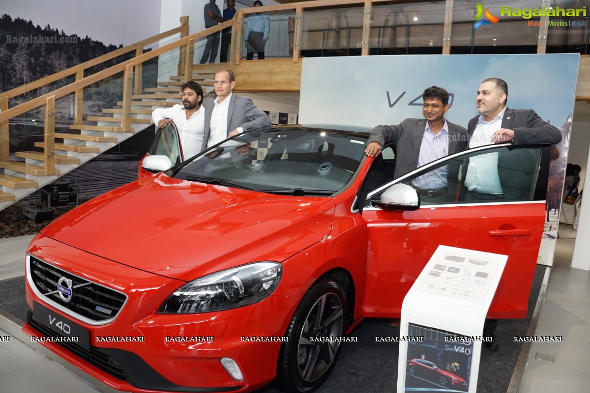 Volvo Cars launches V40 Luxury Hatch in India 