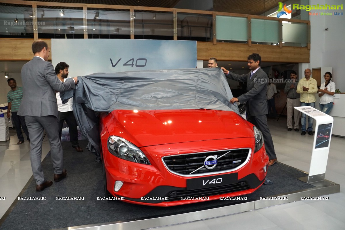 Volvo Cars launches V40 Luxury Hatch in India 