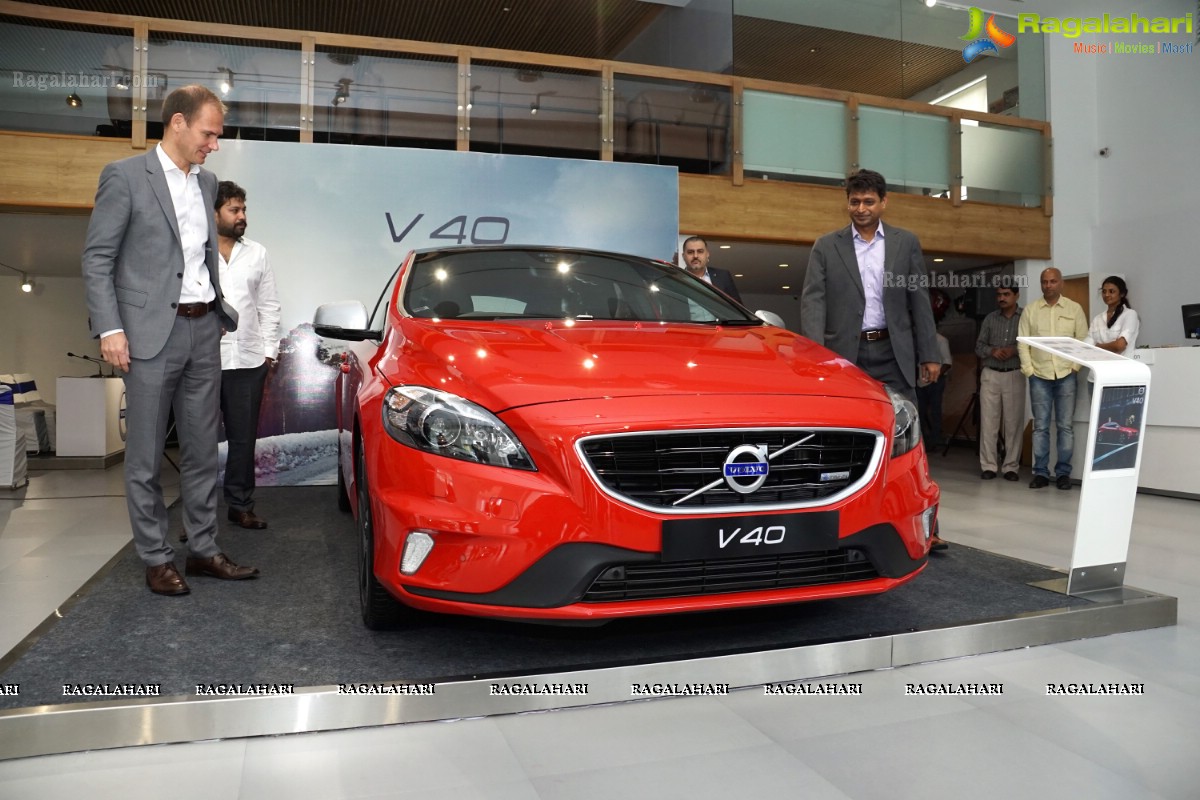 Volvo Cars launches V40 Luxury Hatch in India 