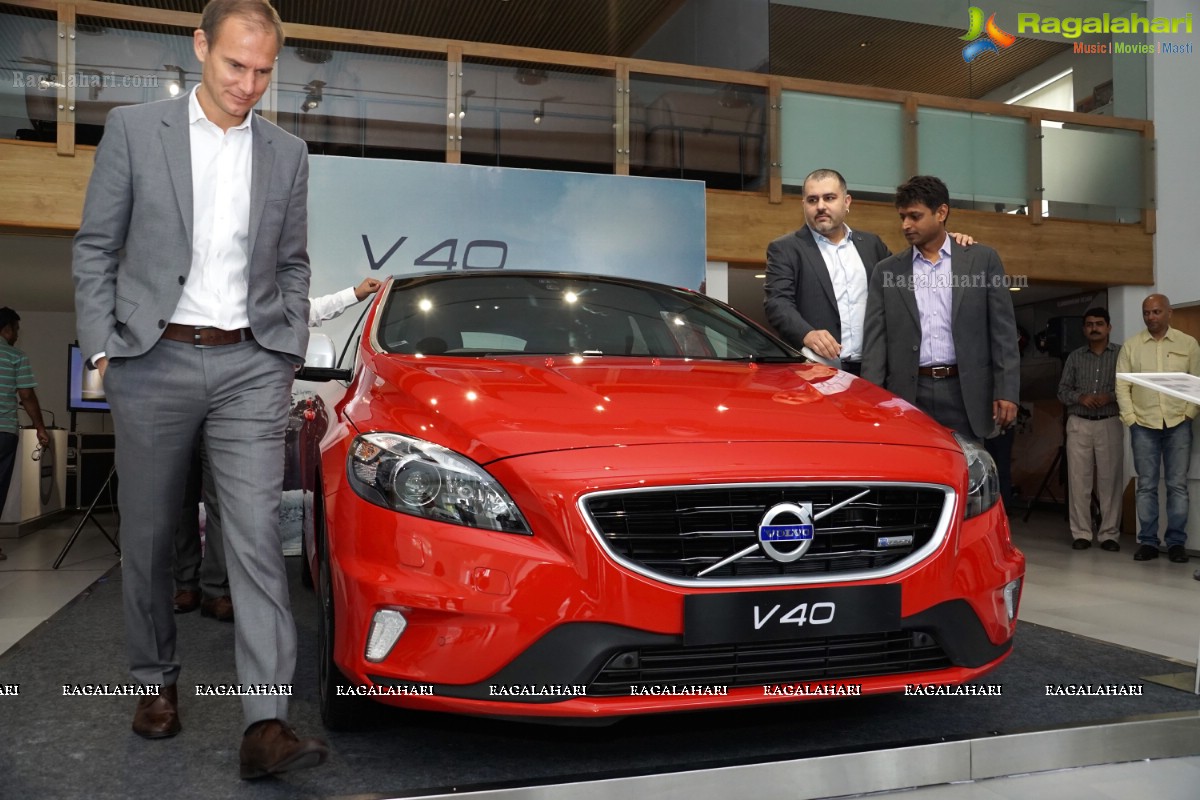 Volvo Cars launches V40 Luxury Hatch in India 