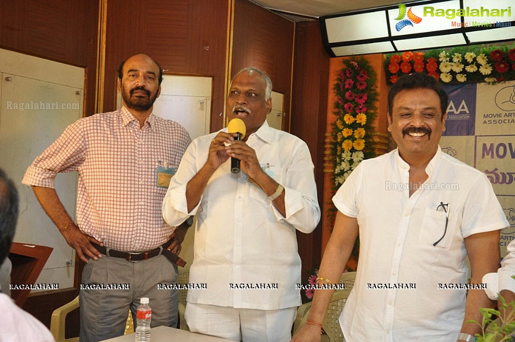 Felicitation to Jamuna and Kaikala Satyanarayana by MAA