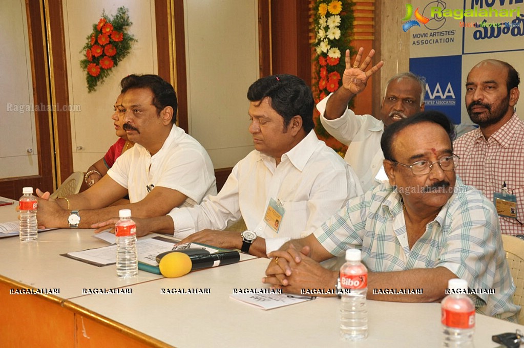 Felicitation to Jamuna and Kaikala Satyanarayana by MAA